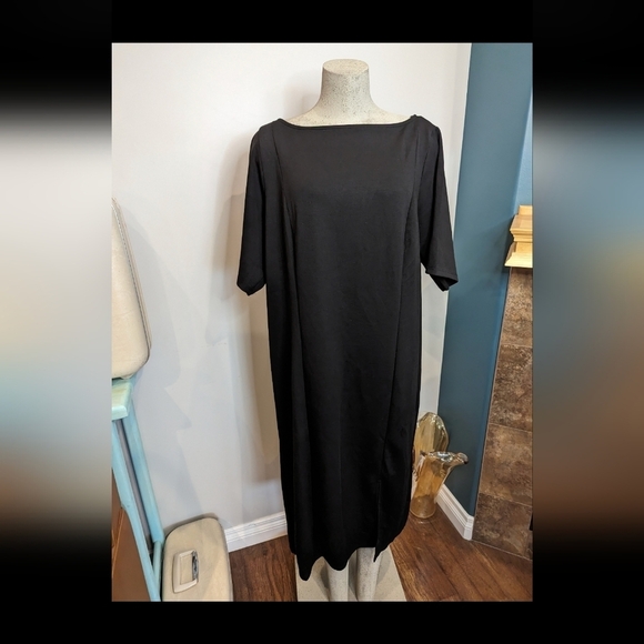 TORRID Midi Studio Cupro boatneck Bodycon Dress, black size 2x or 3x - Picture 8 of 12